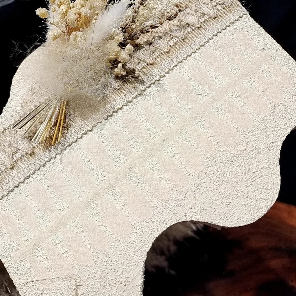 Musta perhonen ja vaaleanpunainen tylli -tekokynnet rusettidesignilla